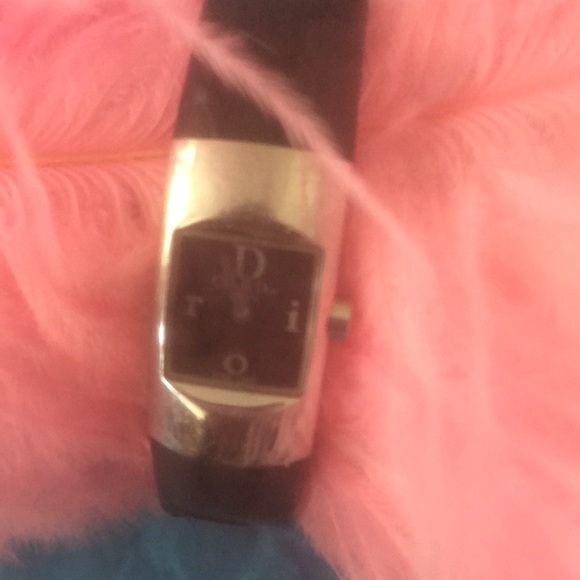 DIOR Timeless Elegance: Vintage CHRISTIAN  DIOR  Diorific Leather Bracelet Watch - Picture 4 of 11